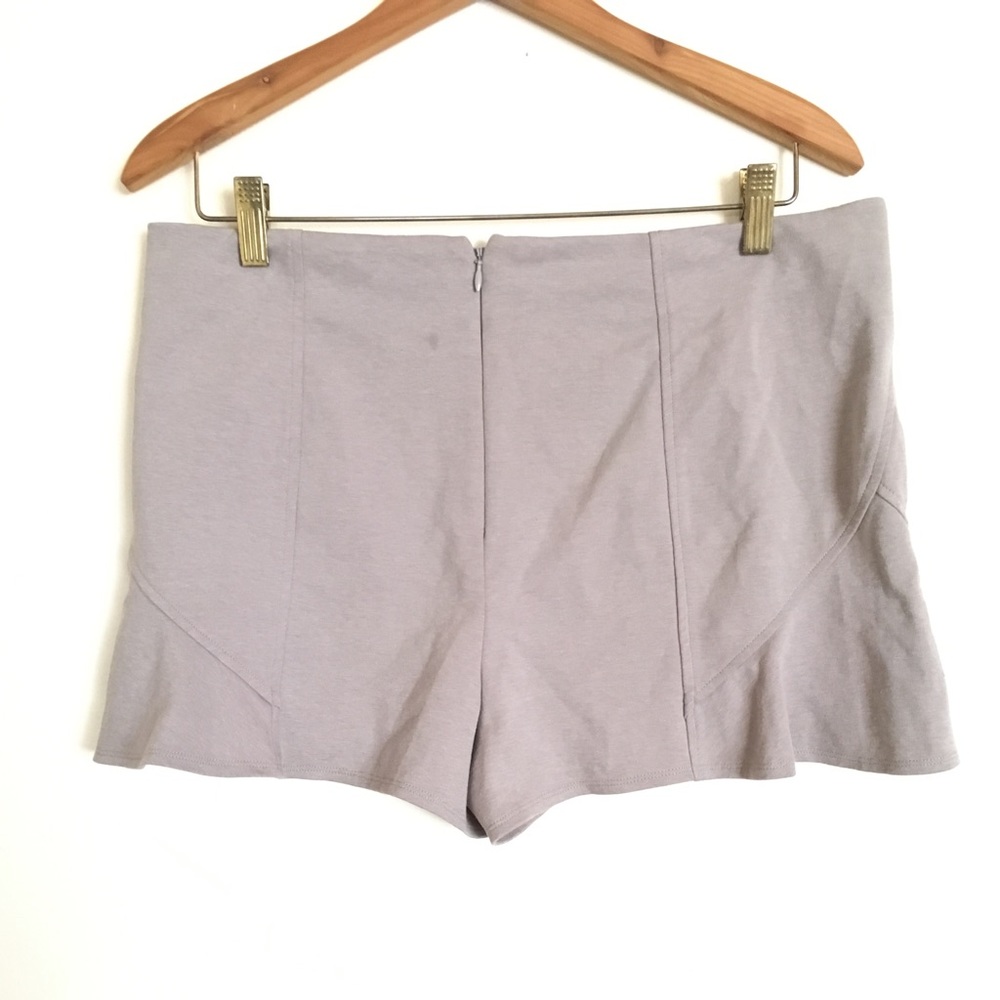 Free People Women's Beige Short Skorts - Size 12 - Picture 1 of 8